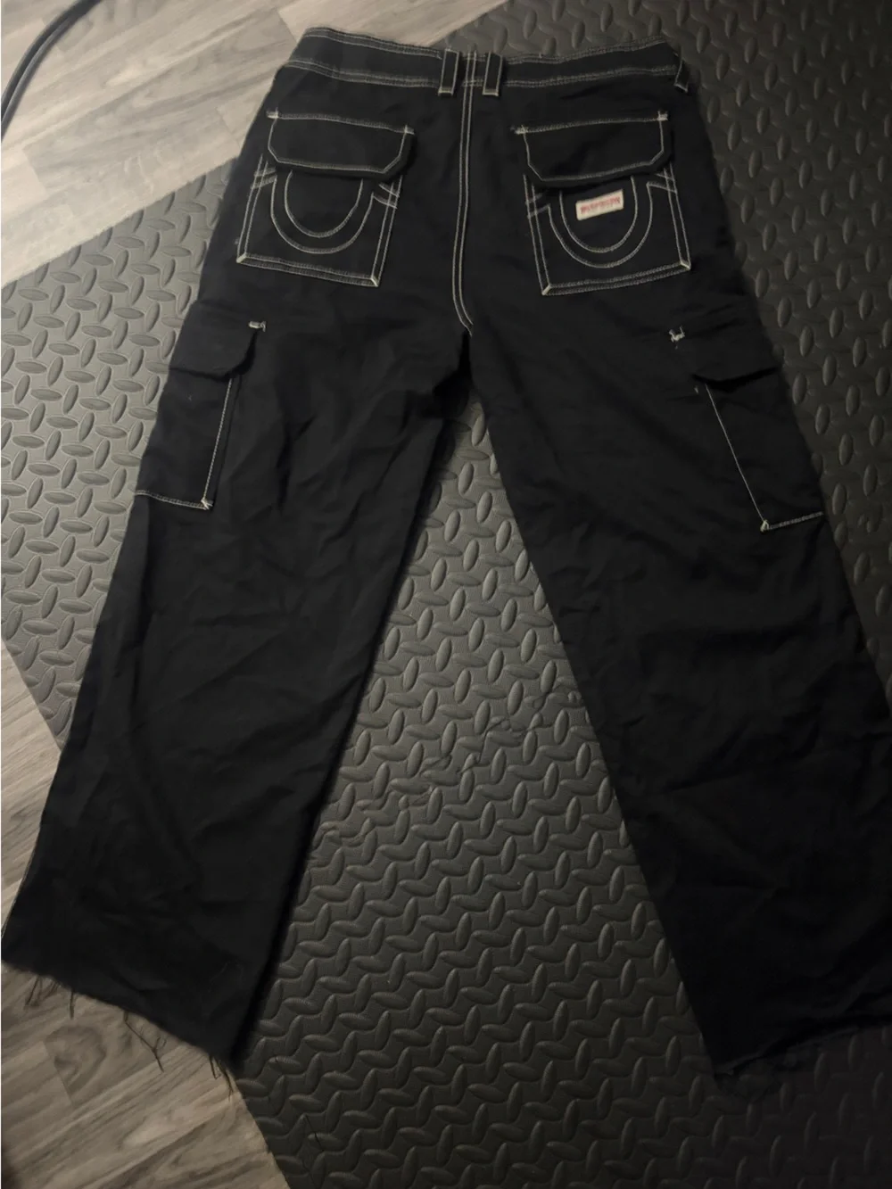 True Religion Black Cargo Pants with White Contrast Stitching size 27